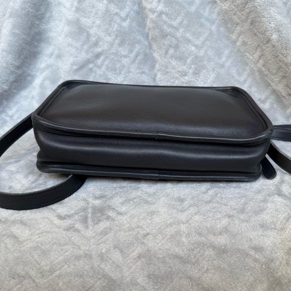 Coach Swingpack Crossbody Style 9974 in Signature Leather Black - Picture 7 of 13